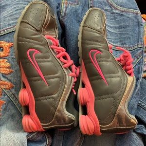 Nike shocks kids size 3Y assuming they’re girls